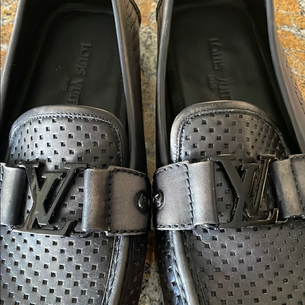Louis Vuitton Black Slip-On Loafers with Textured Finish - Picture 4 of 7
